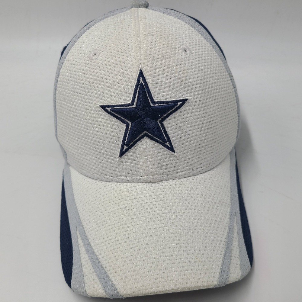 Dallas Cowboys Hat Fitted (Seems M-L) New Era 39Thirty White Blue NFL Football